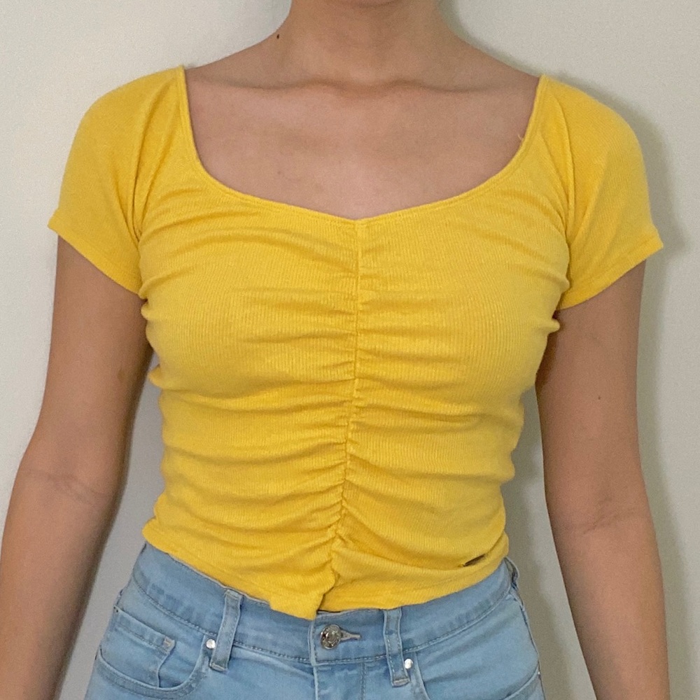 HOLLISTER cute basic tee